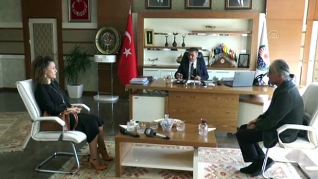 Azerbaycanlı sanatçı Azerin�e Gölbaşılı gençlerden �Çırpınırdı