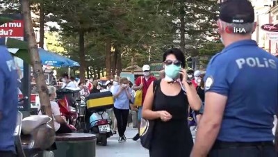  Maskelerini takmayan turistlere, Rus uyruklu minik Laura’dan 'maske' dersi