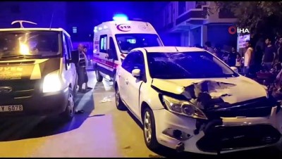  Otomobille motosiklet çarpıştı: 2 yaralı