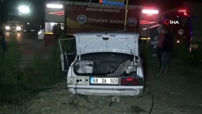  Servis minibüsü ile otomobil çarpıştı: 6 yaralı