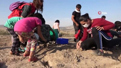 ucurtma senligi -  Çocuklar, tarihi alanda kazı yapıp uçurtma uçurdular Videosu