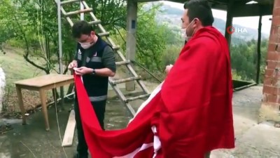 gurbetci -  - Vatandaş bayrak çağrısında bulundu, Kaymakamlık harekete geçti Videosu