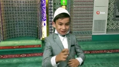camii -  Cami içerisindeki takla görüntüleri ile gülümseten olan baba ve oğul konuştu Videosu