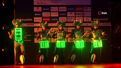 ip cambazi - 2020 Dünya Dağ Bisikleti Maraton Şampiyonası açılış seremonisi Videosu