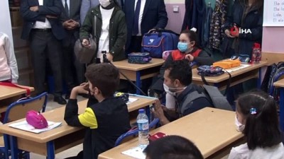 kullar -  Bağcılar’da 10 bin tablet dağıtımına başlandı Videosu