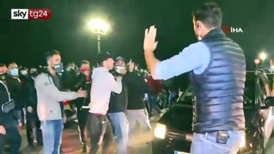  - İtalya’da sokağa çıkma yasağı protesto edildi
- Muhabir saldırıya uğradı