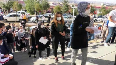 giris belgesi -  KPSS’ye geç kalan 2 aday sınav binasına alınmadı Videosu