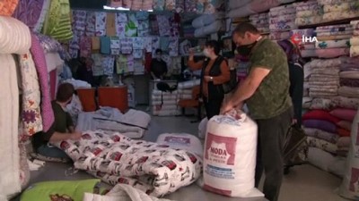 irak -  Pandemi sürecinde el yapımı yün yorganlara olan ilgi arttı; İşler üçe katlandı Videosu