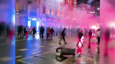 molotof kokteyli -  - İtalya'da Covid-19 kısıtlamaları protesto edildi: 12 gözaltı Videosu