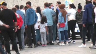 guven timleri -  Taksim’de çaycıların kavgası kamerada Videosu