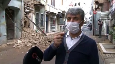  Şiddetli yağmur sonrası  2 katlı metruk binanın bir kısmı çöktü