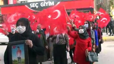  Şırnak anneleri HDP binasını 'Kahrolsun PKK' sloganları ile inletti