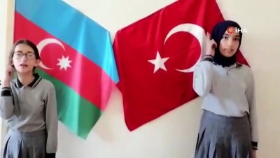 isitme engelliler -  Vanlı öğrencilerden Türkiye ve Azerbaycan'daki işitme engelliler için klip Videosu