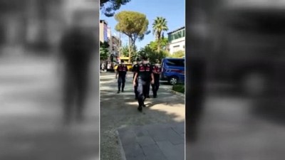 Adana'da kasten öldürme suçundan aranan zanlı İzmir'de yakalandı