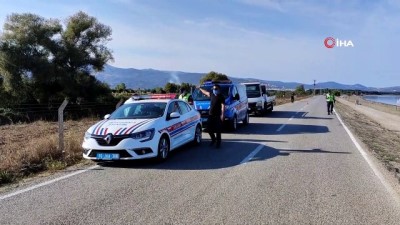  Otomobil yoldan çıkıp tarlaya savruldu