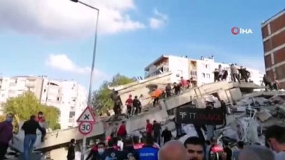  İzmir’deki depremde yıkılan binadan 7 kişi kurtarıldı