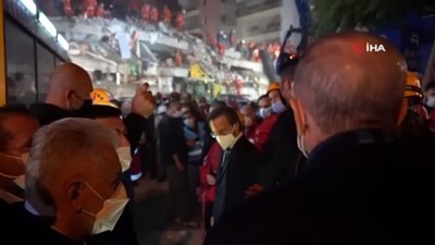  Cumhurbaşkanı Erdoğan yıkılan Rıza Bey Apartmanında incelemelerde bulundu