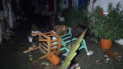 masa sandalye -  Deprem sonrası onlarca tekne yan yatıp sürüklendi, yüzlerce dükkan sular altında kaldı Videosu
