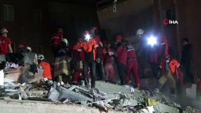  Rıza Bey Apartmanı enkazında arama kurtarma çalışmaları devam ediyor