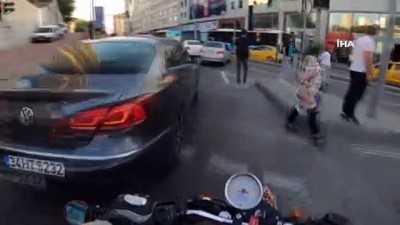 trafik kavgasi -  İstanbul’un göbeğinde yumruklu trafik kavgası kamerada Videosu