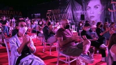 acik hava sahnesi - 57. Antalya Altın Portakal Film Festivali - 'Dirlik Düzenlik' seyirciyle buluştu - ANTALYA Videosu