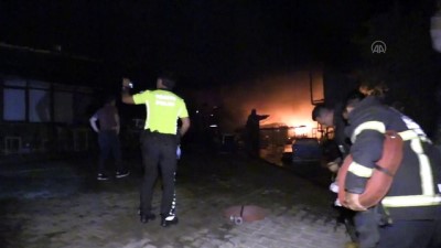 ormanli - Ev yangınında garajdaki otomobil ve eşyalar yandı - MUĞLA Videosu