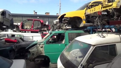 otomotiv sektoru -  Hurda ve kazalı araçları tek tek parçalara ayırıyor,  bir araçtan 8-10 bin arasında parça çıkarıyor Videosu