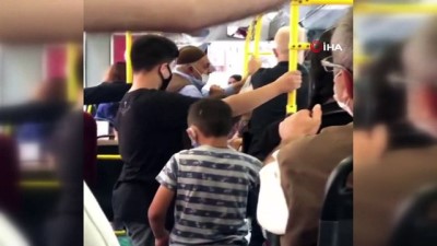 otobus duragi -  İstanbul’da halk otobüsünde tokatlı ve tükürüklü maske kavgası kamerada Videosu