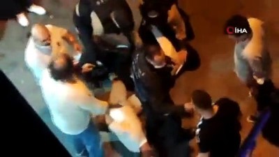 arbede -  Kadıköy’de bekçiler ile vatandaşlar arasında arbede kameraya yansıdı Videosu