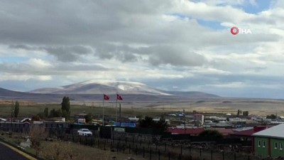  Kars’a mevsimin ilk karı düştü