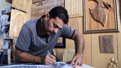 ahsap oymaciligi - Ahşap, 30 yıldır Adanalı Serdar Usta'nın elinde sanata dönüşüyor Videosu