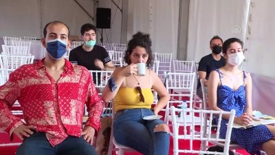 bulduk - 'Koku' filminin yönetmeni Çetin: 'Film çekimlerinin yapıldığı yere bir tır dolusu nergis getirdik' - ANTALYA Videosu