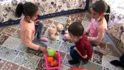 engelli ogrenci -   Mehmet Öğretmenin çabası sonuç verdi, Melek ve Tayyip artık duyuyor Videosu