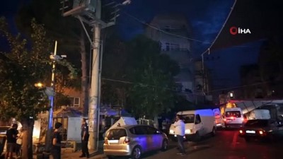  Edremit’te elektrik trafosu patladı, pano aracın üstüne devrildi