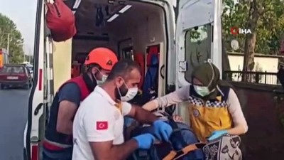  Sakarya’da iki araç kafa kafaya çarpıştı: 3 yaralı