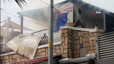 yangin yeri -  Yardım etmeye gitti, dükkanının yandığını görünce şok yaşadı Videosu