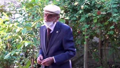 yuksek ates -  91 yaşındaki Bekir öğretmen koronayı yendi Videosu