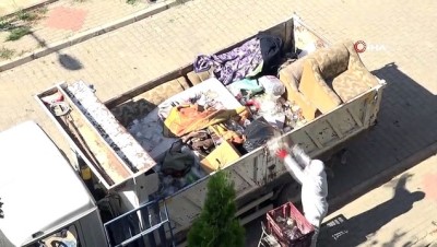 mobilya -  'Çok kötü kokuyor' şikayeti yapılan evden bir kamyon dolusu çöp çıktı Videosu