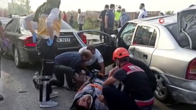 guvenlik kamerasi -  İki otomobilin kafa kafaya çarpışması sonucu 3 kişinin yaralandığı kaza kamerada Videosu