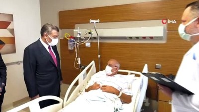  Bakan Koca, Adana'da hastaları ziyaret etti