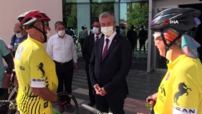 spor ayakkabi -  Bisikletçiler Başkan Tahmazoğlu’nu ziyaret etti Videosu