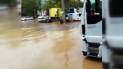mukavva -  Bursa'da dolu hayatı felç etti...Araçlar yolda kaldı, tekneler batma tehlikesi geçirdi Videosu