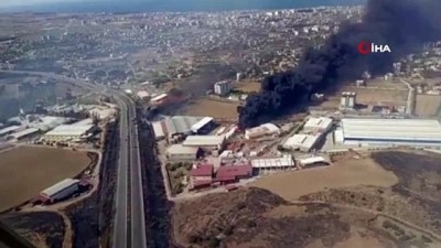  Hatay’daki orman yangını rüzgar nedeniyle kontrol altına alınamıyor