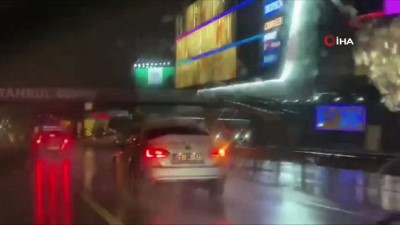  İstanbul'da doluya karşı otomobiline balonlu naylon sararak seyahat etti