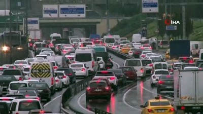  İstanbul trafiğinde yoğunluk rekoru