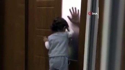 is sagligi -  Koronalı baba çocuğunu camın arkasından seviyor Videosu