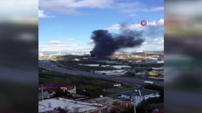  Boş fabrikadaki yağlar alev alev yandı