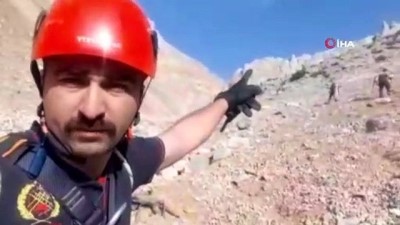 keci -  Kayalıklarda mahsur kalan keçiler kurtarıldı Videosu