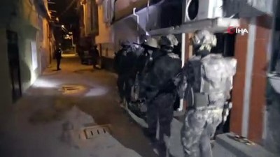 safak vakti -  Adana’da şafak vakti torbacı operasyonu Videosu