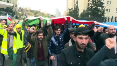 ulusa seslenis - Azerbaycanlılar Dağlık Karabağ'da varılan anlaşmayı coşkuyla kutluyor - BAKÜ Videosu